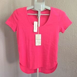 Tommy Bahama Ashby Isles Bright Blush Short Sleeve Tee High Low Hem